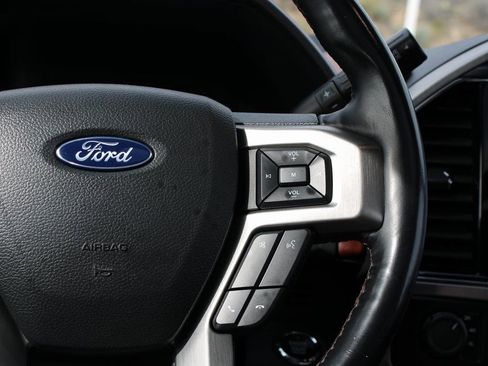 Certified 2022 Ford F450 Platinum w/ FX4 Off-Road Package image 18