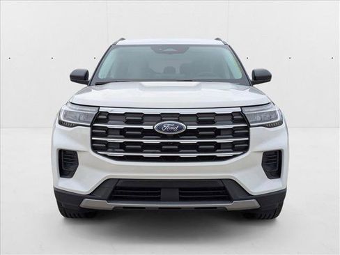New 2025 Ford Explorer Active image 5
