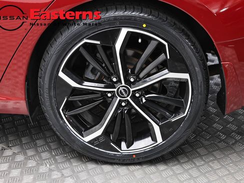 Used 2023 Nissan Altima 2.5 SR w/ SR Premium Package FWD image 8