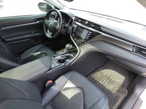 Used 2019 Toyota Camry XSE w/ Navigation Package FWD image 14