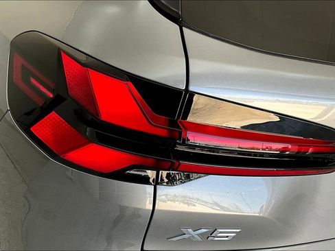 Used 2025 BMW X5 xDrive40i image 40