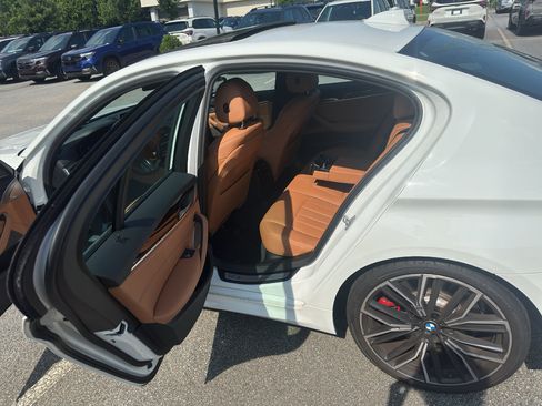 Used 2021 BMW 540i w/ M Sport Package RWD image 6