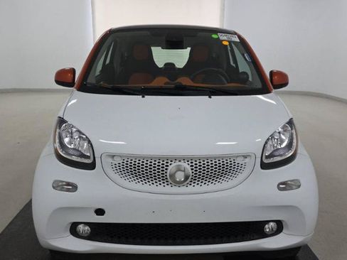 Used 2016 smart fortwo passion w/ Edition #1 Package RWD image 2