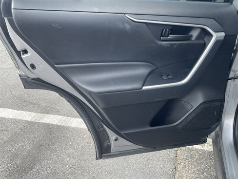 Used 2021 Toyota RAV4 LE image 22
