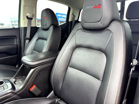 Used 2022 GMC Canyon AT4 w/ Trailering Package image 12