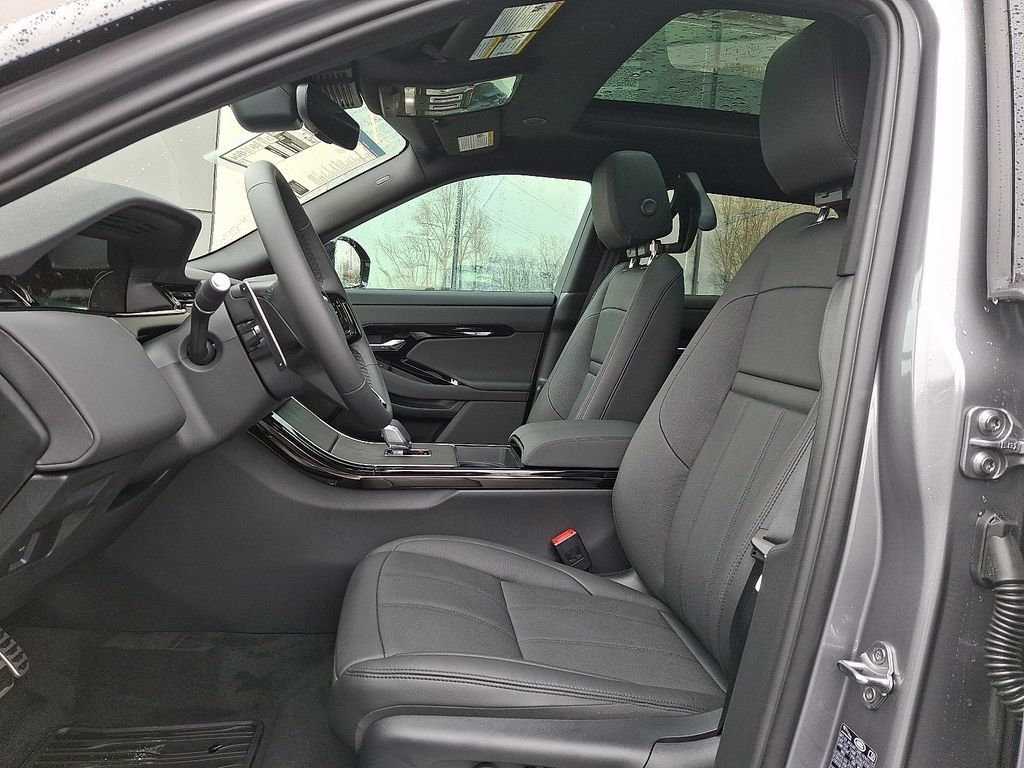 New 2026 Land Rover Range Rover Evoque Dynamic SE AWD/4WD image 9