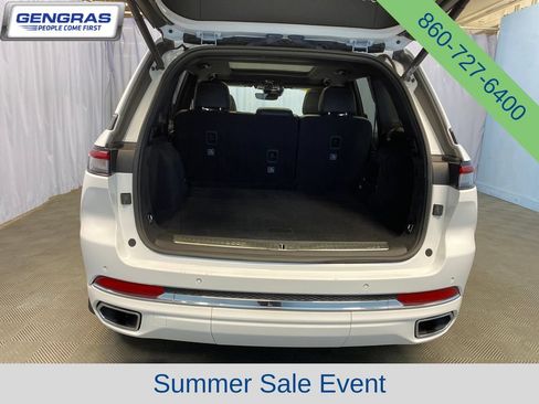 Used 2023 Jeep Grand Cherokee Overland AWD/4WD image 36