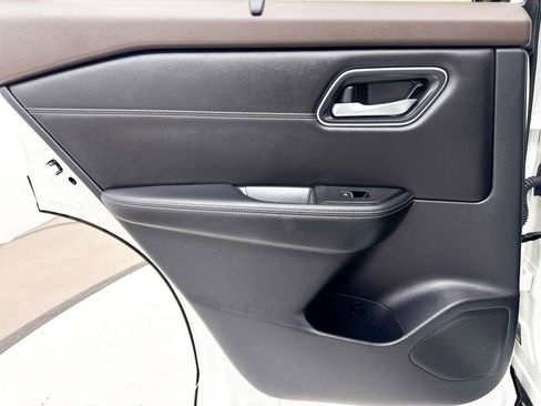 Used 2023 Nissan Rogue Platinum image 30