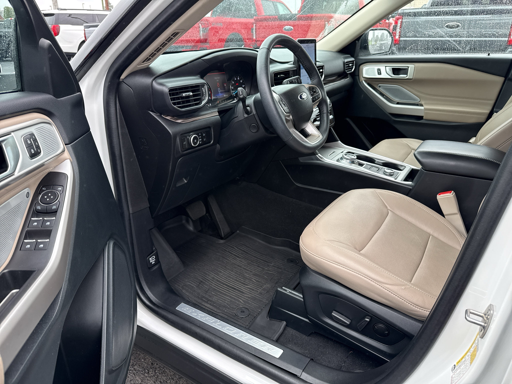 Used 2023 Ford Explorer Limited w/ Limited Technology Package AWD/4WD image 9