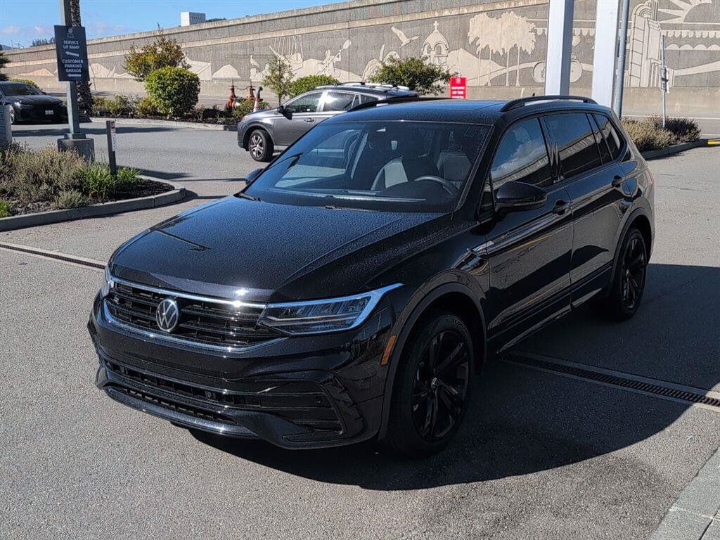 Used 2023 Volkswagen Tiguan SE R-Line FWD image 1