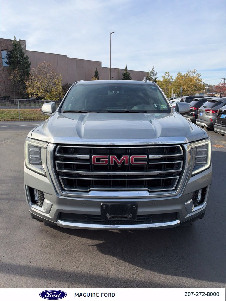 Used 2024 GMC Yukon SLT w/ SLT Premium Package AWD/4WD image 2
