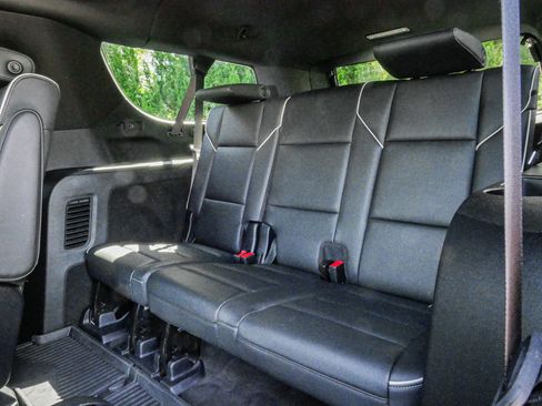 Used 2025 Cadillac Escalade ESV Sport w/ Touring Package AWD/4WD image 32