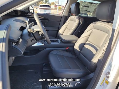 New 2026 Lincoln Nautilus Premier image 5