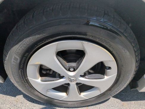 Used 2015 Toyota Prius Three w/ Solar Roof Package FWD image 6