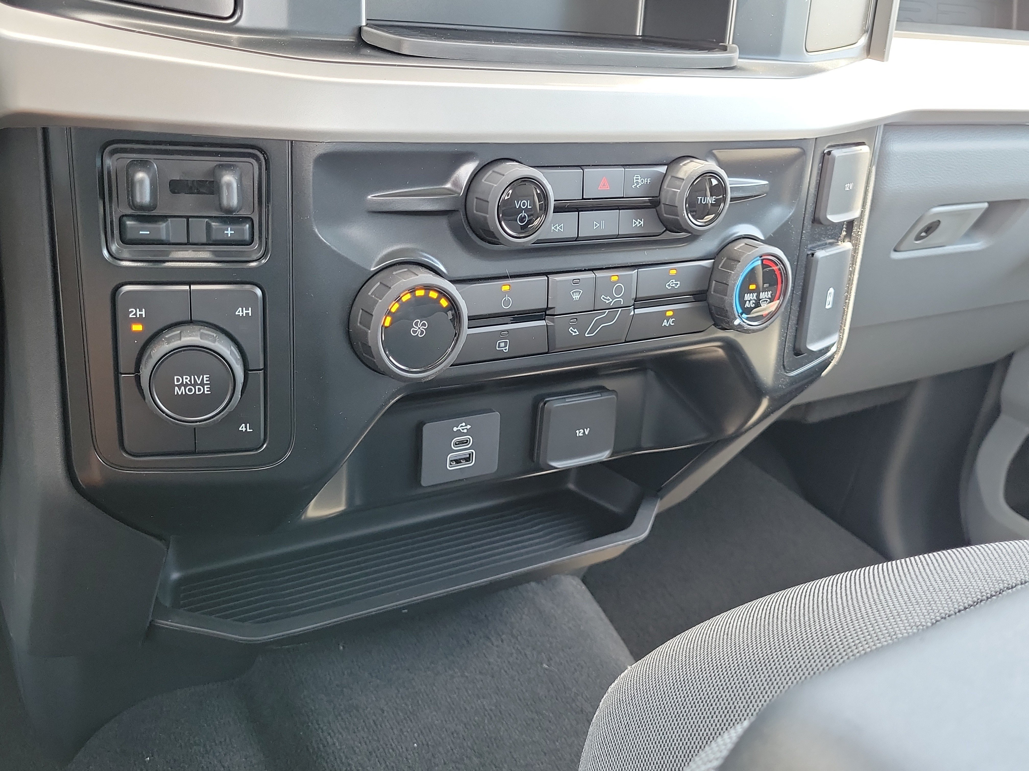 New 2026 Ford F350 XL w/ STX Appearance Package AWD/4WD image 19