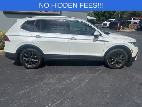 Used 2023 Volkswagen Tiguan SE image 2