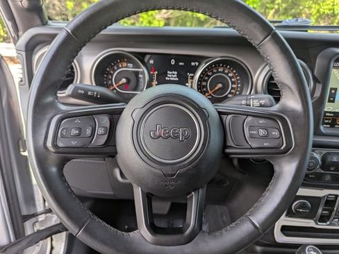 Used 2022 Jeep Wrangler Unlimited Sport AWD/4WD image 34
