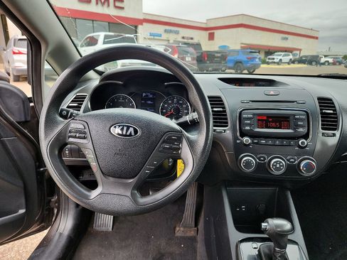 Used 2018 Kia Forte LX FWD image 10