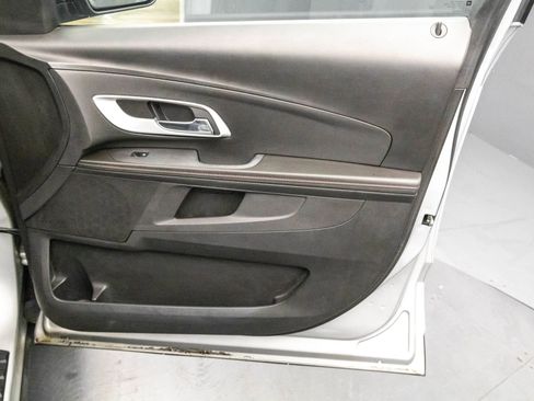 Used 2011 Chevrolet Equinox LT w/ Driver Convenience Package image 39