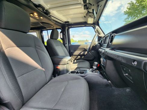 Used 2021 Jeep Wrangler Unlimited Sport image 42
