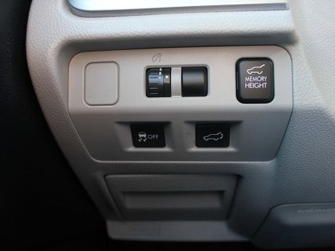 Used 2015 Subaru Forester 2.5i Limited image 17