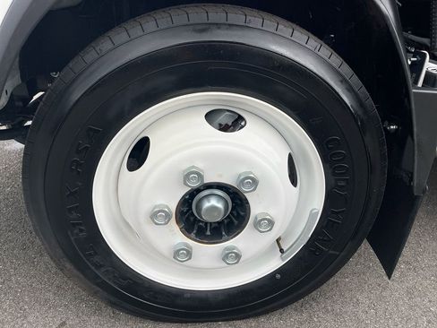 Used 2024 Chevrolet Low Cab Forward image 24