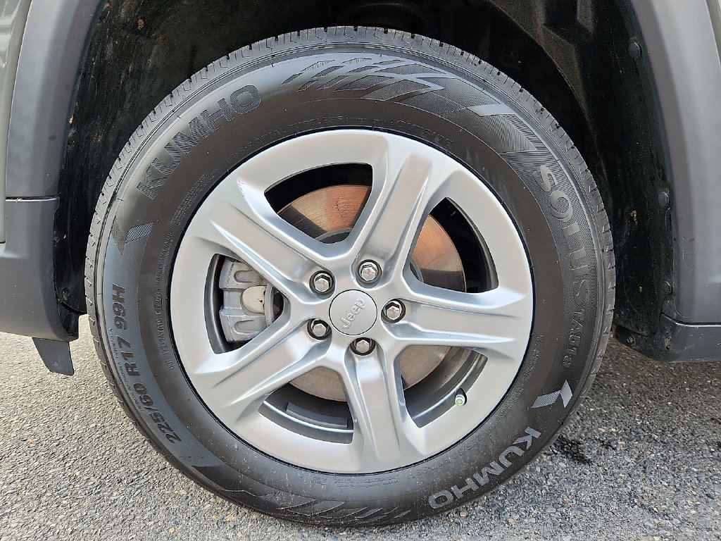 Certified 2024 Jeep Compass Latitude AWD/4WD image 8