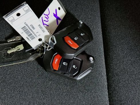 Used 2025 Jeep Wrangler Sport AWD/4WD image 30