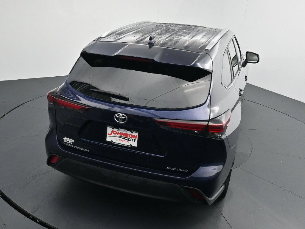 Used 2024 Toyota Highlander XLE AWD/4WD image 31