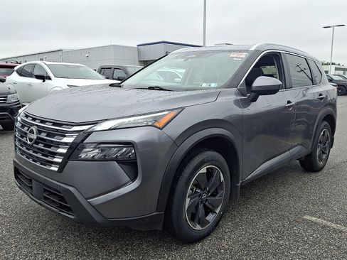 Certified 2024 Nissan Rogue SV w/ SV Premium Package image 4