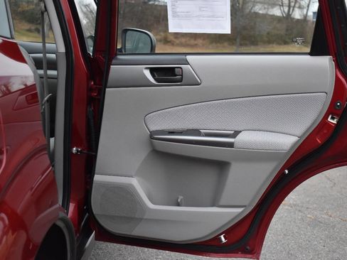 Used 2012 Subaru Forester 2.5X w/ Alloy Wheel Pkg image 11