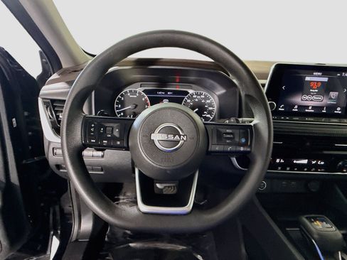 Used 2022 Nissan Rogue SV FWD image 13