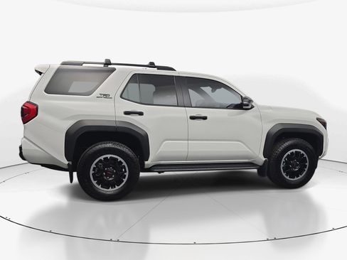 Used 2025 Toyota 4Runner TRD Off-Road AWD/4WD image 9