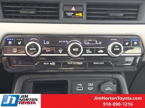 Used 2024 Honda Pilot Elite image 19