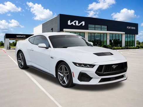 Used 2024 Ford Mustang GT Premium RWD image 3
