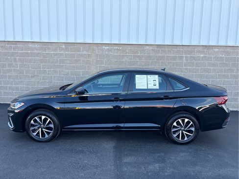 Used 2025 Volkswagen Jetta S image 4