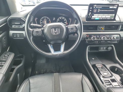 Used 2025 Honda Pilot EX-L image 8