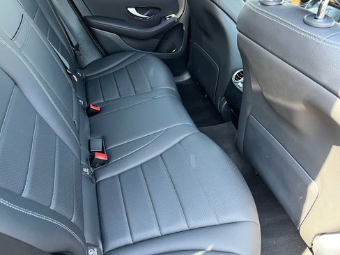 Used 2021 Mercedes-Benz GLC 300 4MATIC image 17