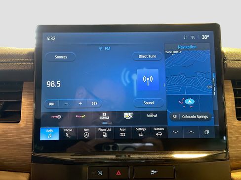 Used 2024 Ford Expedition Limited image 21