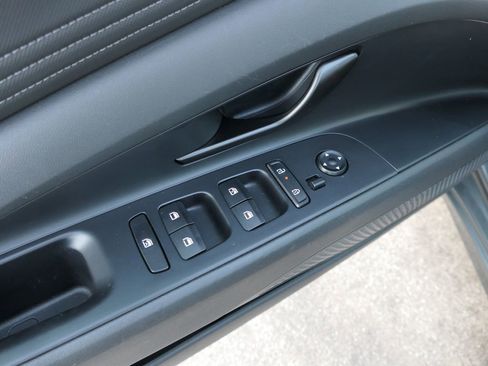 Certified 2025 Hyundai Elantra Sport image 13