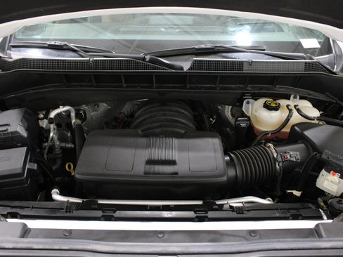 Used 2020 Chevrolet Silverado 1500 High Country w/ Technology Package AWD/4WD image 40