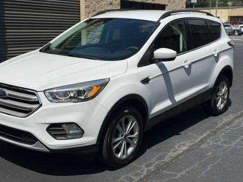 Used 2017 Ford Escape SE w/ Equipment Group 201A AWD/4WD image 41
