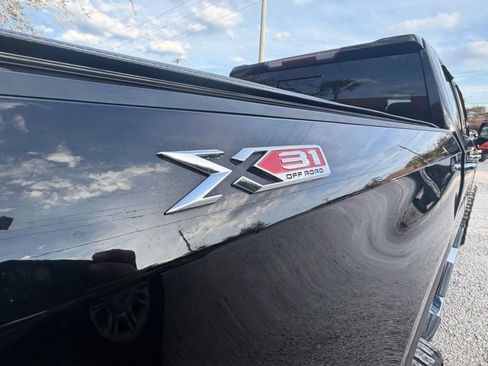 Used 2019 GMC Sierra 1500 SLT w/ SLT Premium Plus Package AWD/4WD image 8