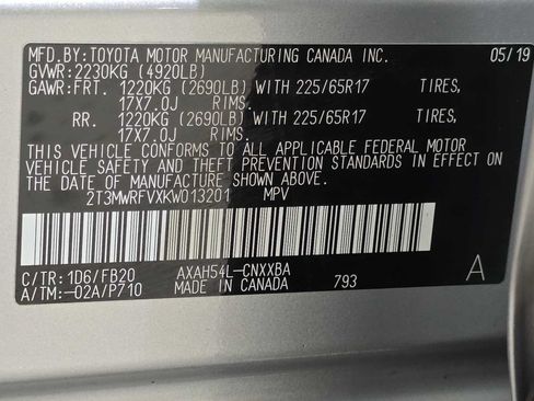 Used 2019 Toyota RAV4 LE w/ Carpet Mat Package AWD/4WD image 30