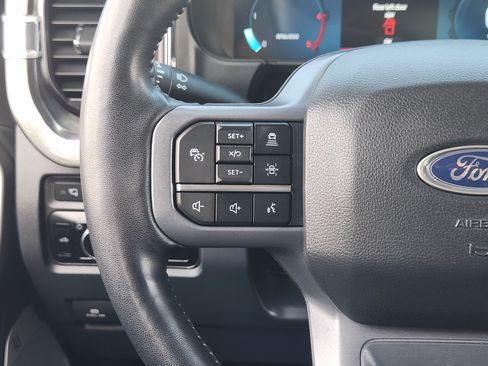 Used 2023 Ford F250 Lariat w/ Lariat Ultimate Package AWD/4WD image 27