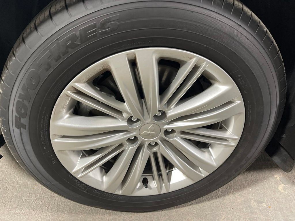 Used 2024 Mitsubishi Outlander ES FWD image 36