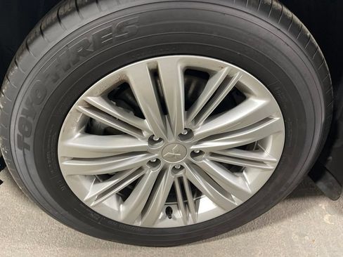 Used 2024 Mitsubishi Outlander ES FWD image 36