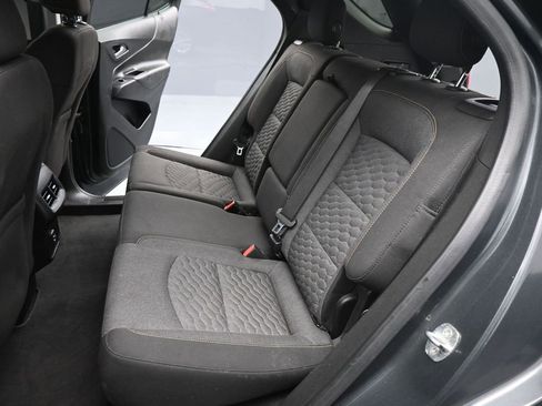 Used 2020 Chevrolet Equinox LT w/ Driver Convenience Package image 14