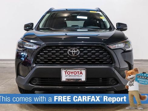 Used 2025 Toyota Corolla Cross LE FWD image 2
