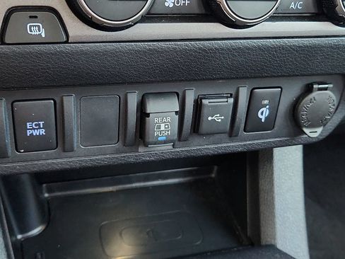 Used 2023 Toyota Tacoma TRD Sport AWD/4WD image 23